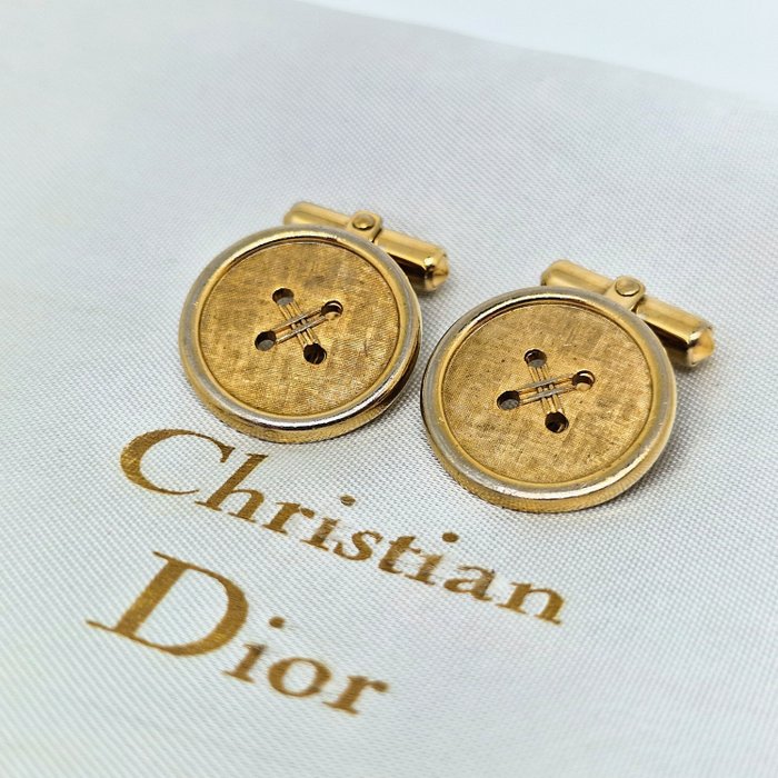 Christian Dior Paris 1970s, limited edition numbered button style gold plated gentleman's - Banhado a ouro - Botões de punho