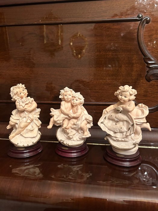 Capodimonte, Florence - Giuseppe Armani - Figurine - 3 Zodiac Cherubs (3) - Porcelaine