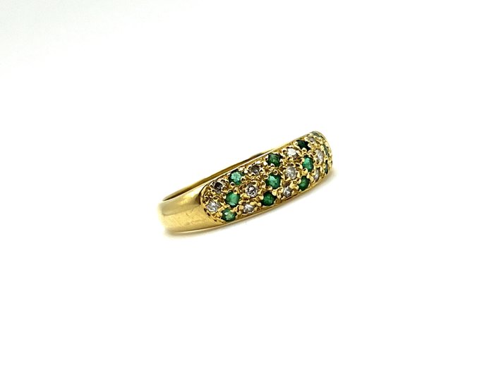 Ring - 18 kt. Yellow gold -  0.13 tw. Diamond  (Natural) - Emerald 