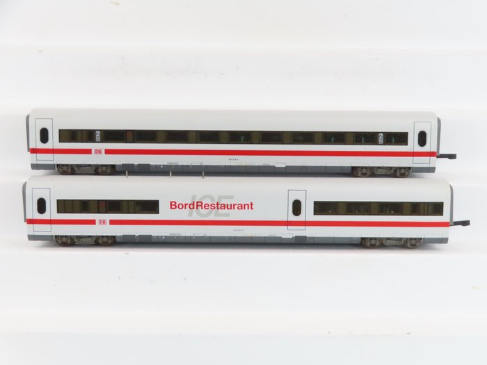 Fleischmann H0 - 4445 - Modellbahn-Personenwagen (2) - 2x 4-achsiger ICE-Mittelwagen 2. Klasse und Speisewagen - DB
