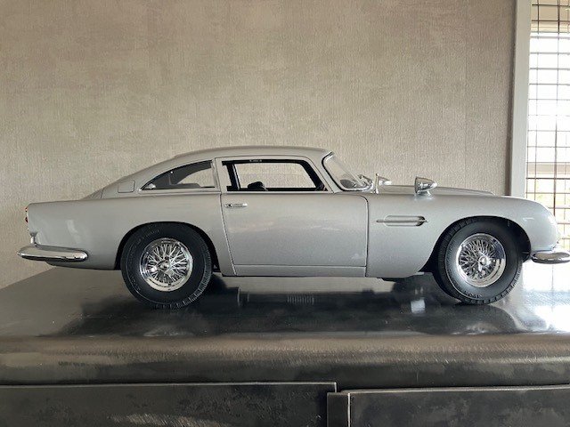 Eaglemoss 1:8 - 1 - Machetă coupé - Aston Martin DB5 007 - James Bond