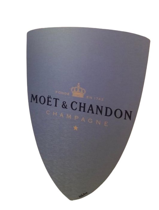 Rob VanMore - Shielded by Moët & Chandon - 60cm