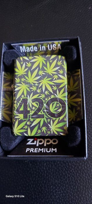 Zippo - Zippo 2023 cannabis design Premium 540 - Mechero - Acero