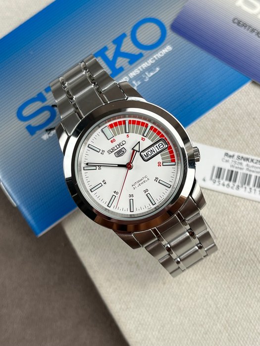 Seiko - 5 - Automatic Day Date - Bez ceny minimalnej
 - SNKK25K1 - Mężczyzna - 2011-obecnie