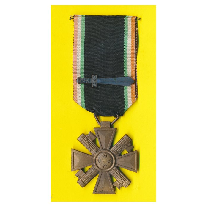 Itália - Medalha - croce anzianita' gladio Milizia MVSN 2° tipo