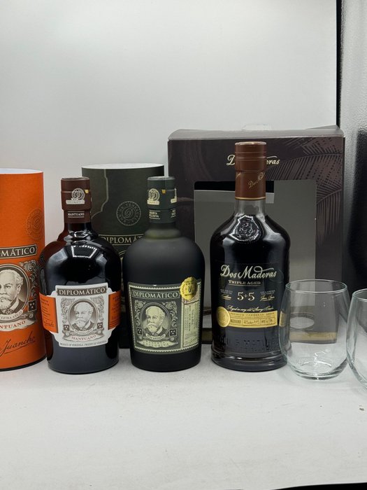 Diplomático - Mantuano + Reserva Exclusiva + Dos Maderas 5+5 with glasses - 70cl - 3 flessen
