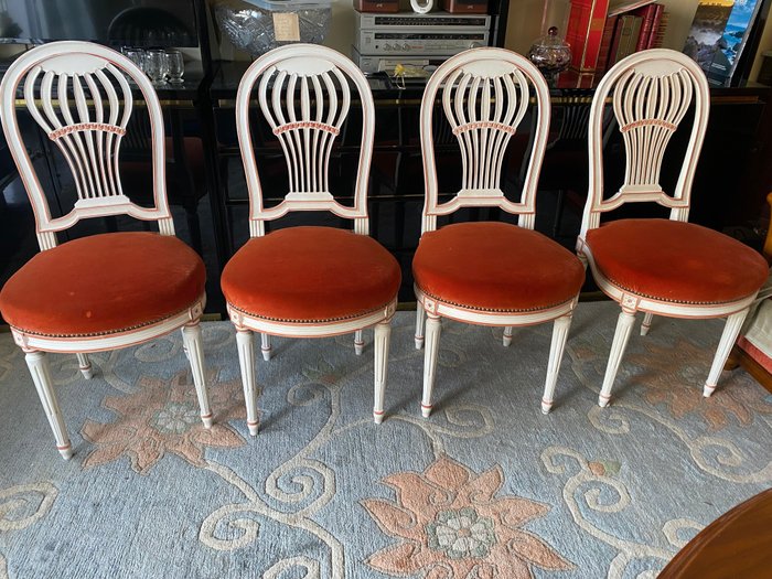 Stuhl - Buche, Suite aus vier „Montgolfier“-Stühlen im Louis XVI-Stil