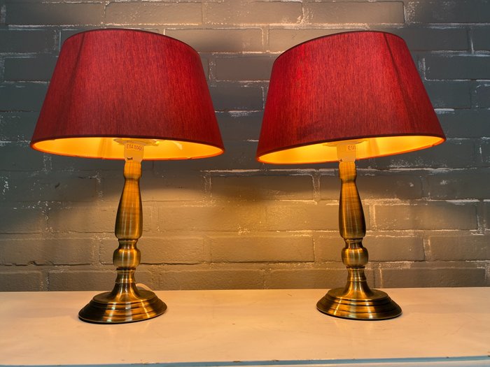 Bordslampa - Brassl - Två mycket vackra bords-/salongslampor med matchande skärmar