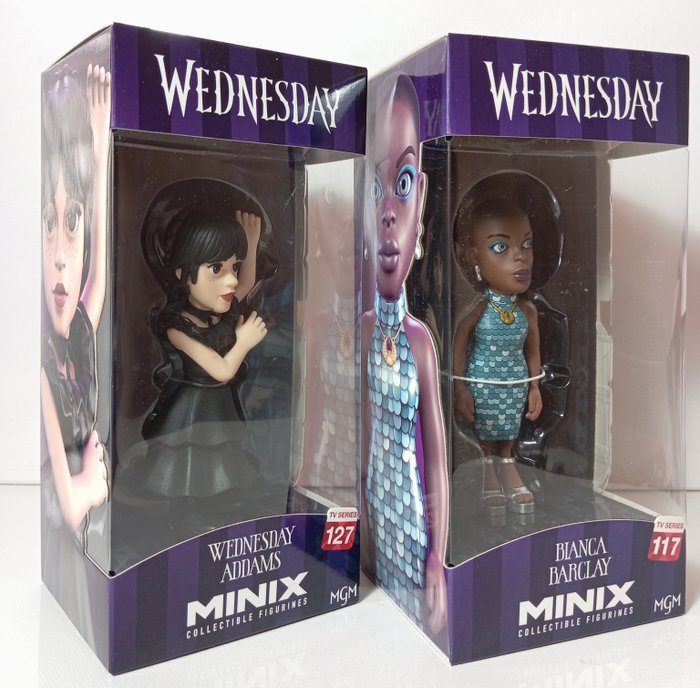 小雕像 - MINIX collectible figurines of "Wednesday" series with Wednesday Addams and Bianca Barclay on their -  (2) - 乙烯基塑料