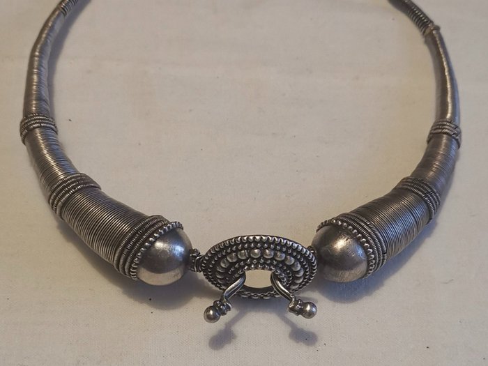 Torque necklace - Argent - Inde - early 20th century