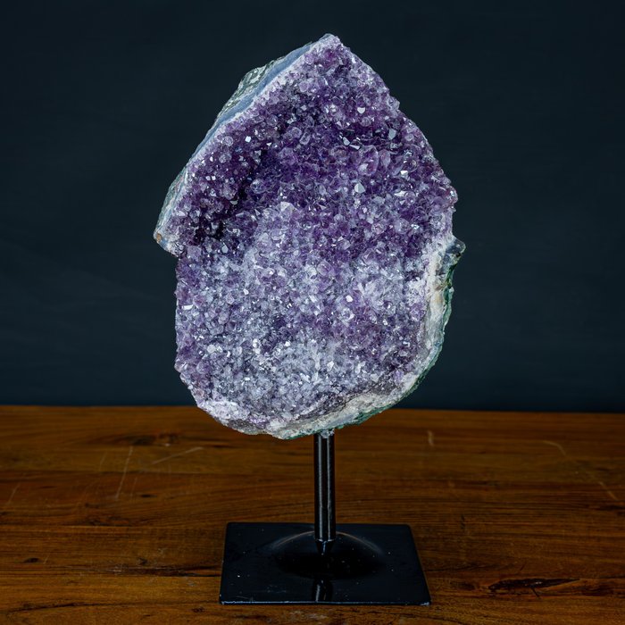 天然浓郁紫水晶晶簇 乌拉圭展台上- 4423.44 g