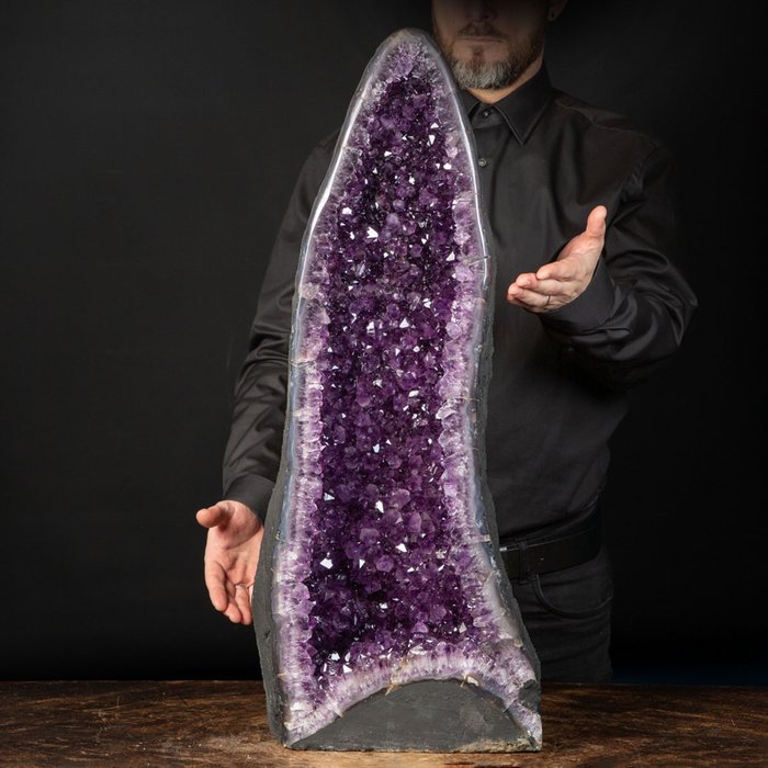 特级品质 - 大尺寸紫水晶 Chatedral - 深紫色 - 高度: 740 mm - 宽度: 280 mm- 38.2 kg