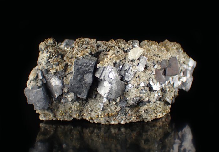 含有黃銅礦的巨型方鉛礦 水晶群 - 高度: 130 mm - 闊度: 100 mm- 2324 g