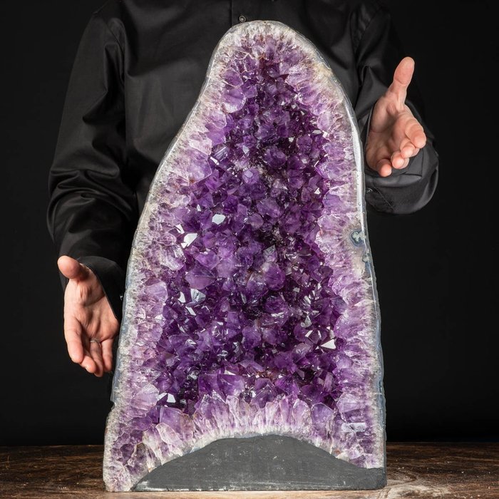 Calidad Extra - Amatista de Tamaño Grande Chatedral - Color Púrpura Oscuro - Altura: 56 cm - Ancho: 33 mm- 44.1 kg