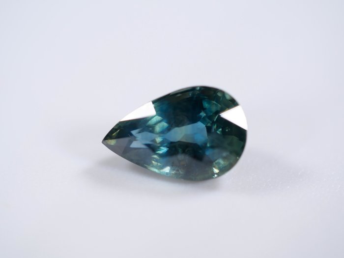1 pcs No Reserve - Deep Greenish Blue Sapphire - 0.80 ct