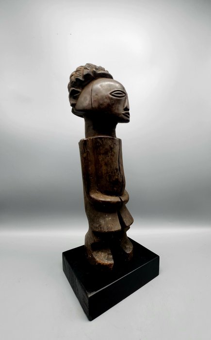 Figura de antepasado - Luba - República Democrática del Congo  (Sin Precio de Reserva)