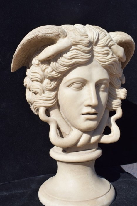 Escultura, Medusa Rondanini - 35 cm - Pó de mármore