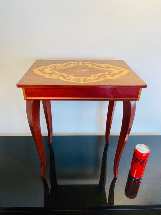 Reuge - Muziektafeltje - Side table - Wood