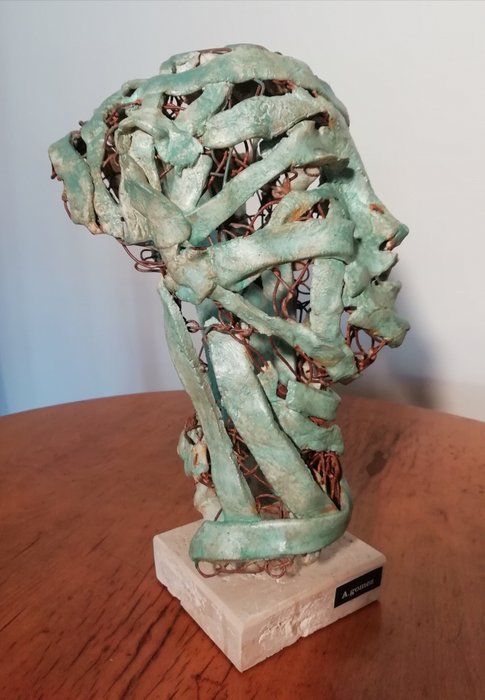 Andrés Gómez - 雕塑, Heridas - 24 cm - 铁、模型树脂和氧化黄铜 - 2023