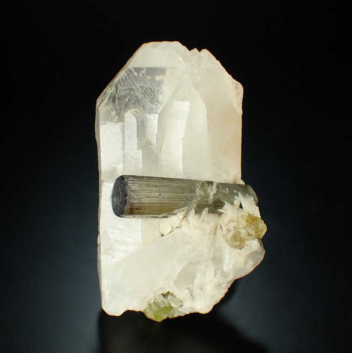雙色碧璽變種石英上的鋰輝石 水晶群 - 高度: 56 mm - 闊度: 35 mm- 68 g
