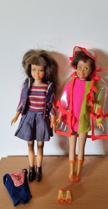 Mattel  - Bambola Barbie Skipper & Skooter with some original Skipper clothes & accessories - 1960-1970