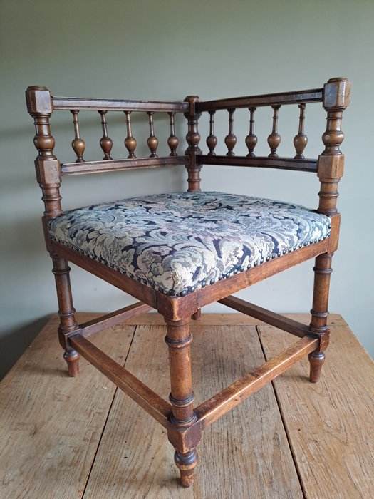Chair - Beech wood - with turned bars