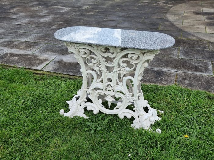 Hand-crafted Cast Iron Base, Marble top - Mesa auxiliar - Madera
