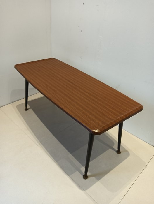 Formwood - 咖啡桌 - 木, 模板和金属