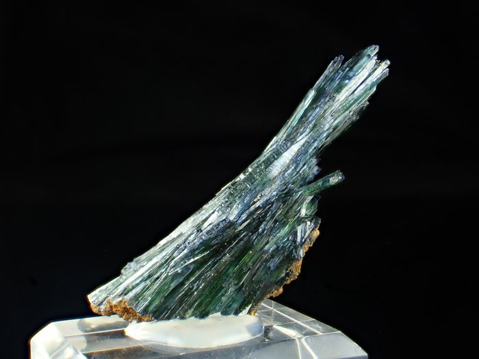 Duży pleochroiczny wiwianit w kolorze zielonym/niebieskim Kryształy - Wysokość: 75 mm - Szerokość: 22 mm- 72 g