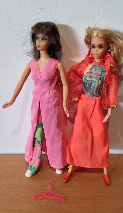 Mattel  - Barbiepop Twist 'N Turn 2 Barbies Brunette & Blonde 1968 - 1960-1970