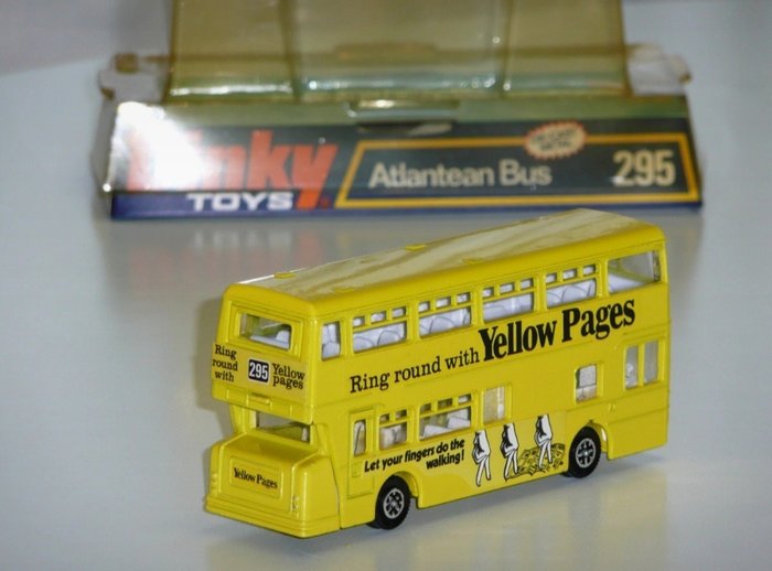Dinky Toys 1:43 - 1 - Pienoismalliauto - ref. 295 Atlantean Bus - "Keltaiset sivut"