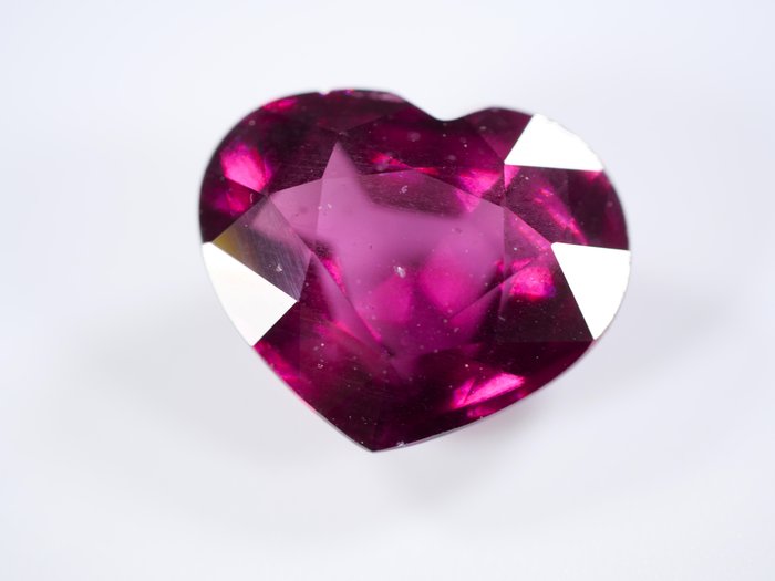 1 pcs No Reserve - Vivid/Deep Purplish Pink (Reddish) Granat, Rhodolite - 4.28 ct