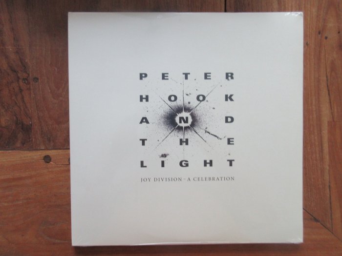 Peter Hook And The Light - Joy Division - A Celebration - Live At Manchester Apollo - Άλμπουμ 3xLP (τριπλό άλμπουμ) - 2023