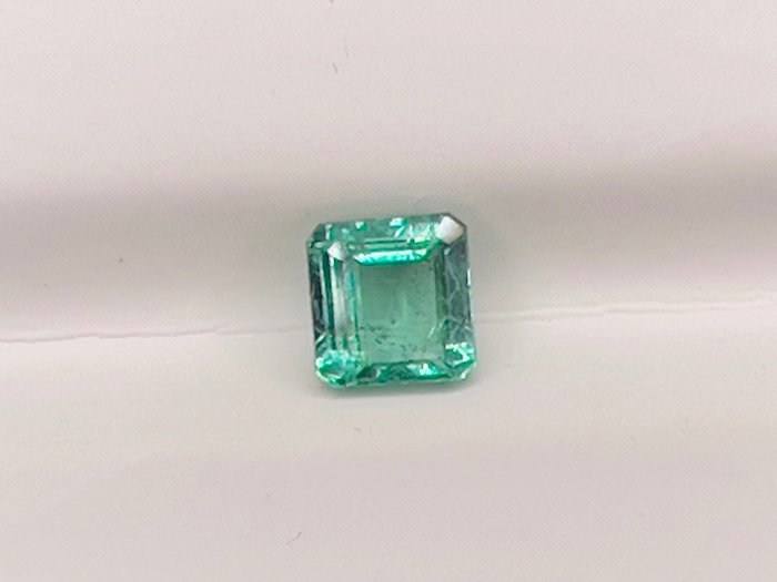 Verde Óleo Menor Esmeralda - 1.41 ct