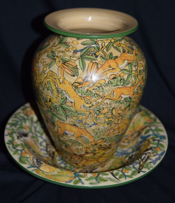 Moenda Nendora / B. Muazinyiri - Vase (2)  - Töpferware