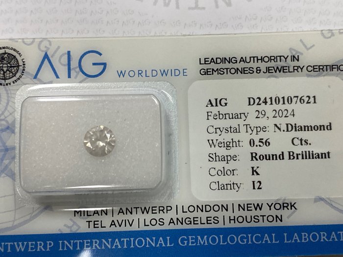 1 pcs 鑽石 - 0.56 ct - 圓形 - K(輕微黃色、從正面看是亮白的) - I2, No reserve price