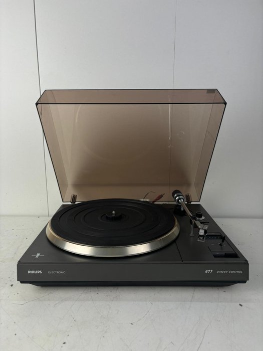 Philips - 677 Tourne-disque