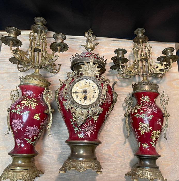 Mantel clock - Clock and garniture set - Enamel - 1850-1900