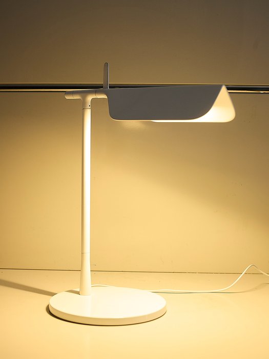Flos - Edward Barber, Jay Osgerby - Table lamp - Tab Table - PMMA