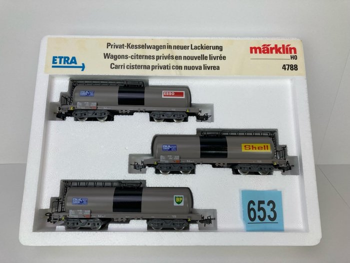 Märklin H0 - 4788 - Modellbahn-Güterwagenset (1) - Güterwagenset mit drei Kesselwagen - SBB-CFF