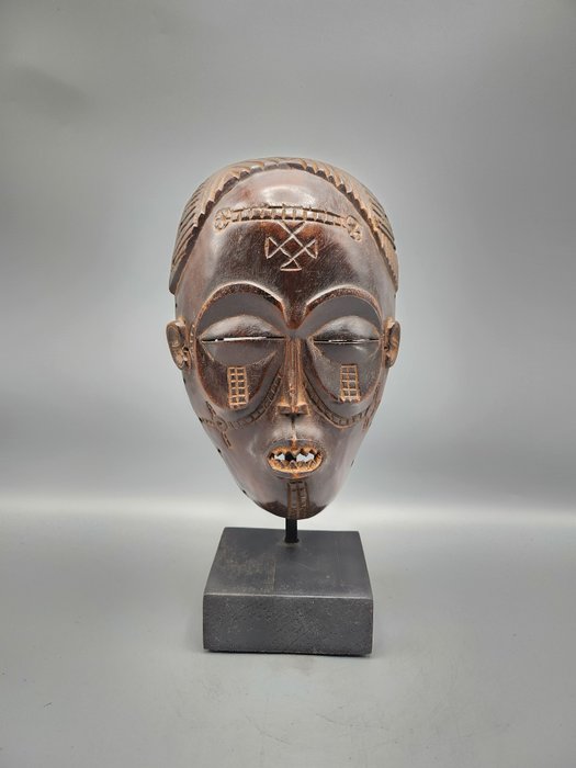Mask - Angola  (Fără preț de rezervă)