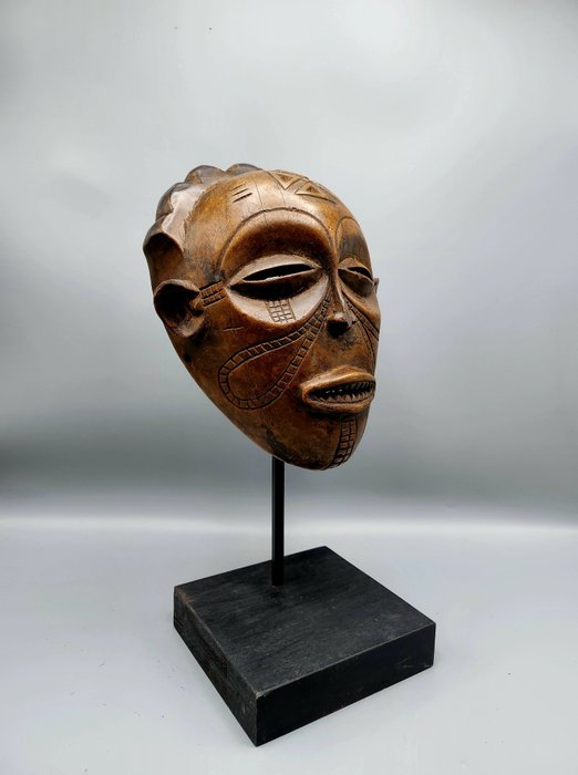 Mask - Chokwe - Kongo  (Utan reservationspris)