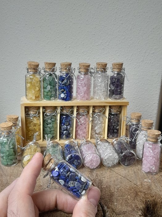 Mineralsamling av flasker - lapis lazuli, aventurin, citrin, ametyst, rosenkvarts, bergkrystall - Høyde: 5 cm- 895 g - (24)