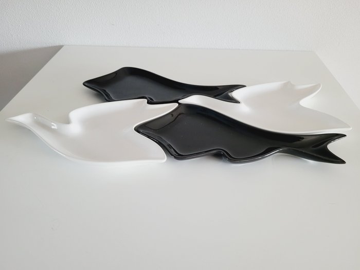 M.C. Escher - 大淺盤 (4) - 水與空氣，1970 - 陶瓷