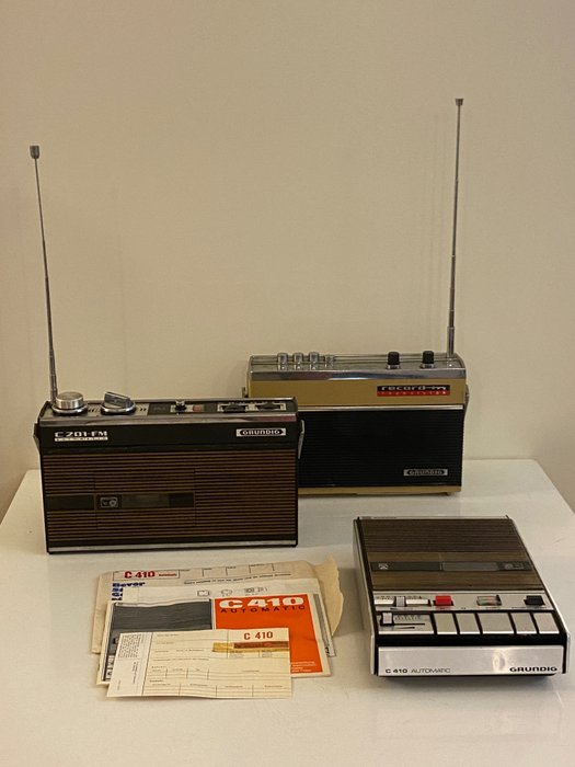 Grundig - CZ-201 晶体管收音机、C-410 便携式盒式录音机、唱片男孩晶体管收音机 - 一套音响设备