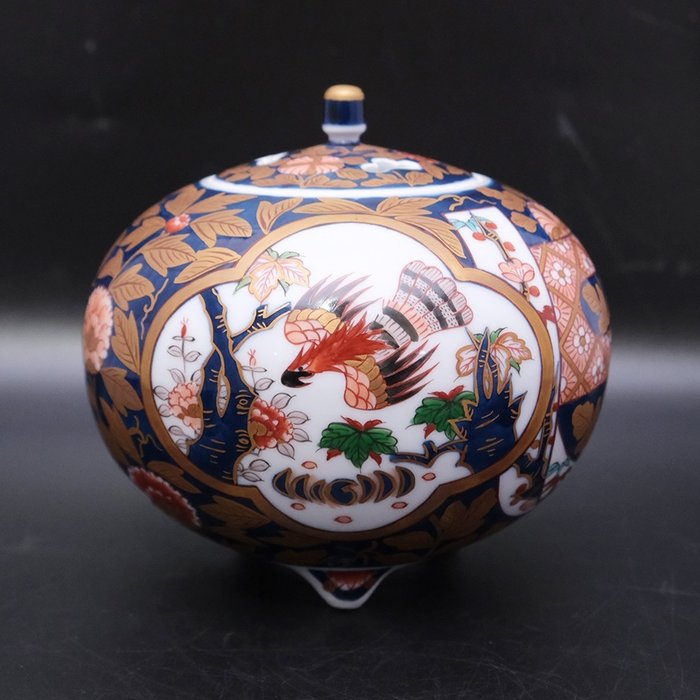 Arita ware Hawk røgelseskar - Porcelæn - Fujii Shumei 藤井朱明 - Japan - Showa periode - Heisei periode
