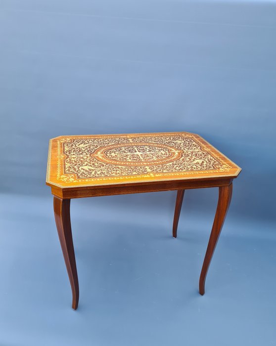 Vintage Italian marquetry inlaid table - Lampebord - træ