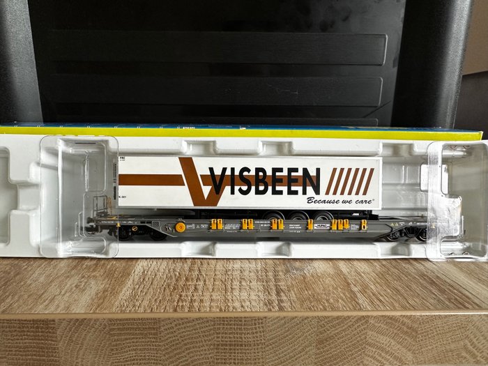 KOMBIMODELL H0 - Vagão de carga de modelismo ferroviário (1) - Caminhão de transporte intermodal carregado com reboque - Hupac