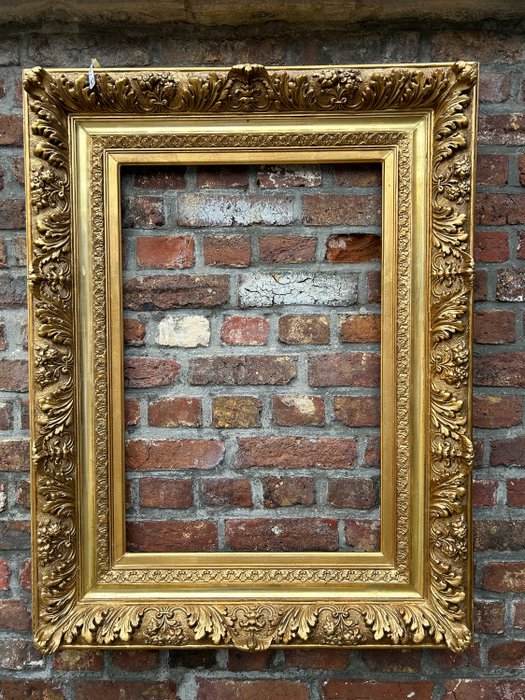 Frame  - 10. Museum Antique Picture Frame for a painting of 75 x 50 cm