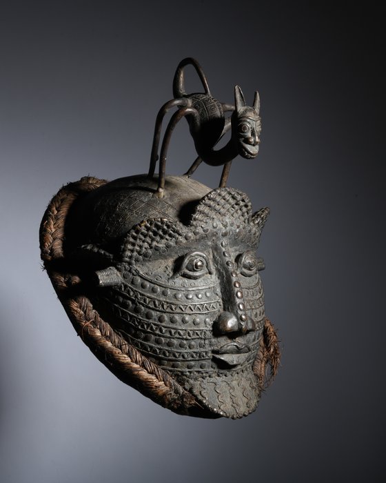 Skulptur - Ife-Kopf aus Bronze - Nigeria